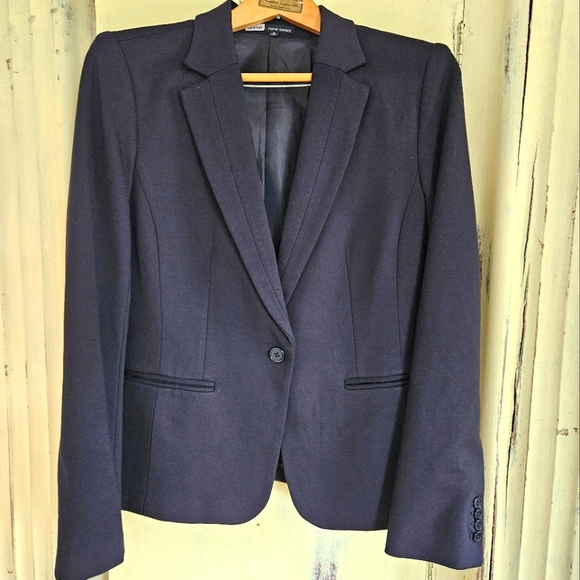 Harve Benard - Picture 1 of 7